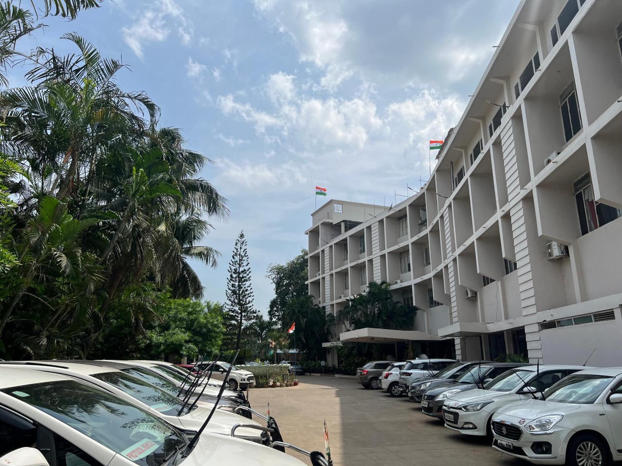 Varada Nagavali Hotel Srikakulam Bagian luar foto