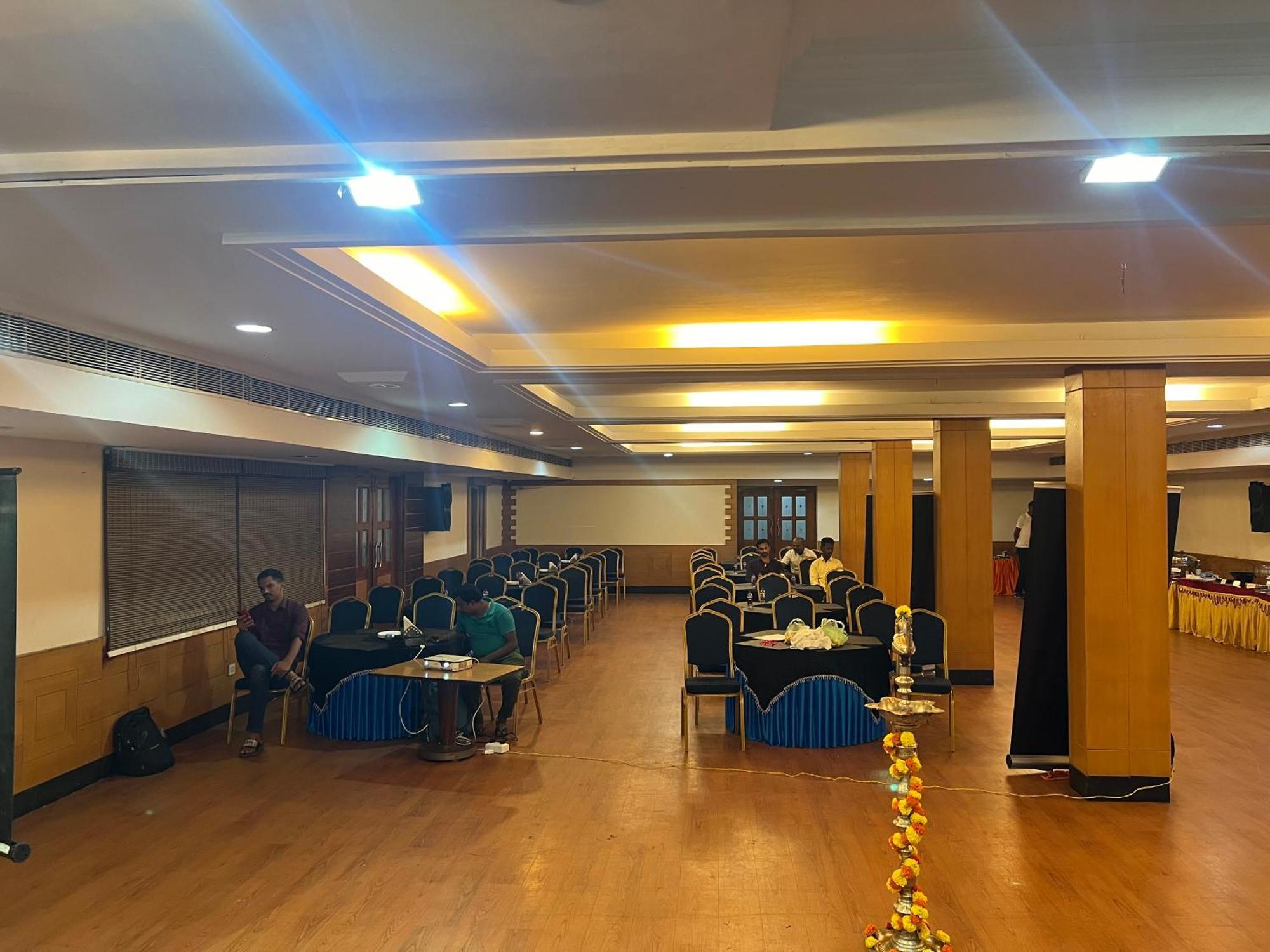 Varada Nagavali Hotel Srikakulam Bagian luar foto