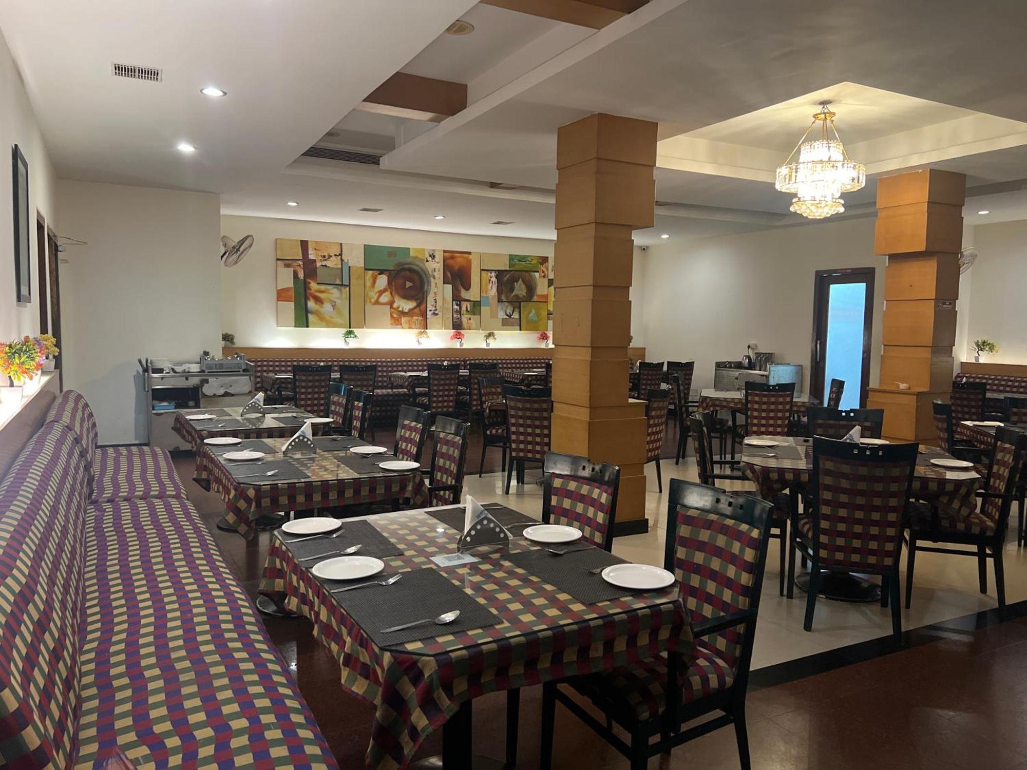 Varada Nagavali Hotel Srikakulam Bagian luar foto